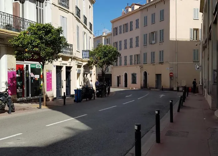 45 Clemenceau By Welcome To *